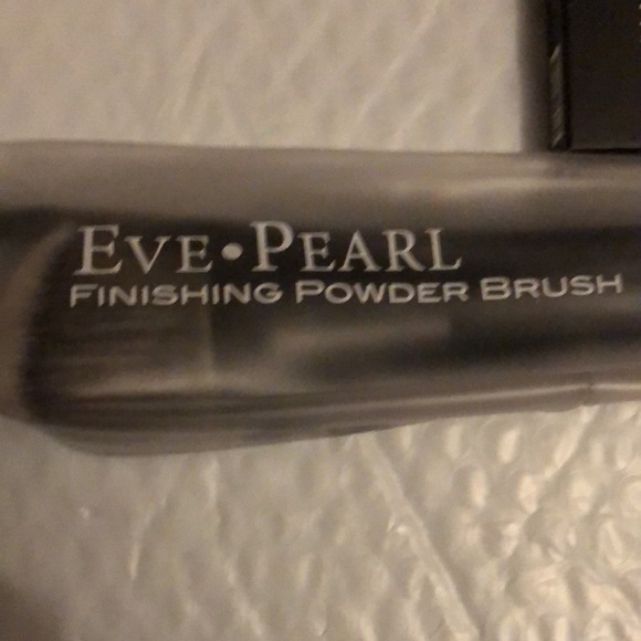 NWOT NIB “EVE PEARL” Invisible Finish Powderless Powder - Picture 3 of 6